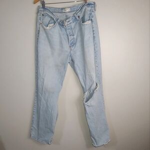 16 Abercrombie & Fitch The 90's Baggy Low Rise Jeans